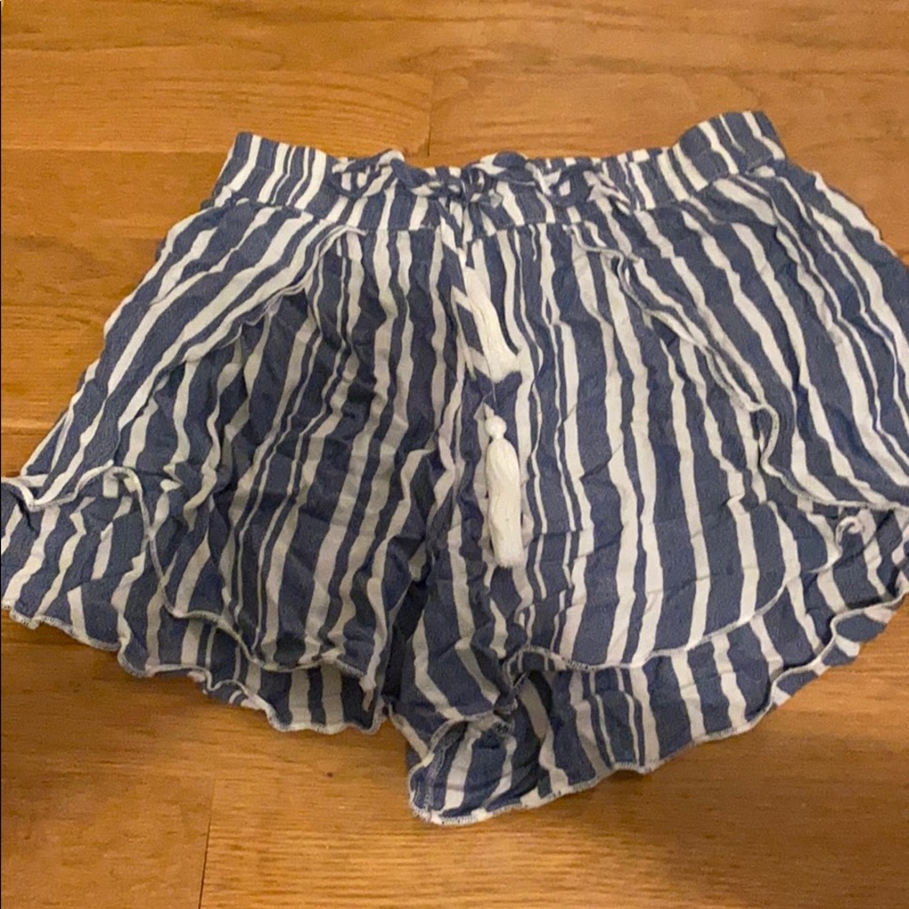 American eagle flowy shorts